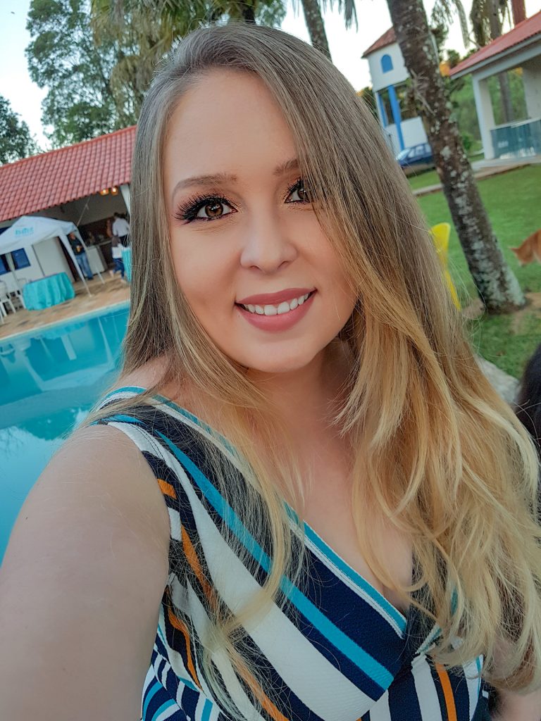 Macacão Listrado Plus Size