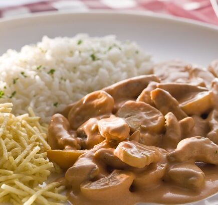 Estrogonofe/strogonoff rápido e Simples